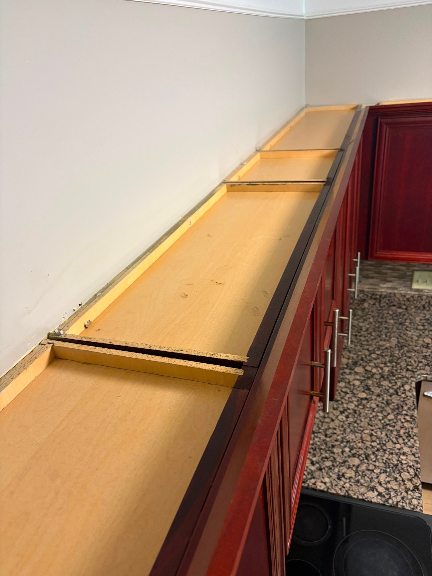 Cabinet Top Detail Cleaning